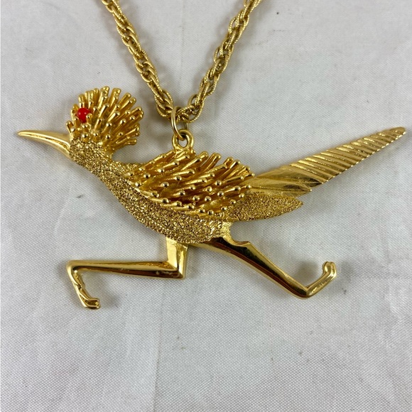 unknown Jewelry - Vintage Large Gold Tone Pendant Necklace Roadrunner Southwestern 23” Inch Long